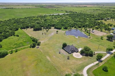 626 Scoggins Road, Tioga TX 76271