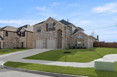 402 Crestview Drive, Midlothian TX 76065 - Photo 2