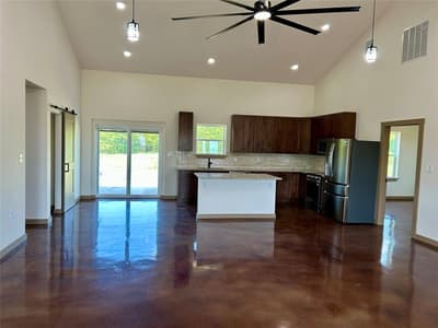 231 Hcr 1206, Blum TX 76627