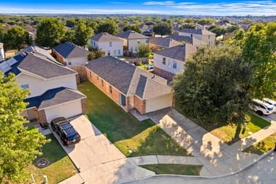 6724 Meadow Way Lane, Fort Worth TX 76179 - Photo 2