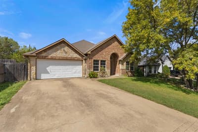 490 Lynne Drive, Rockwall TX 75032 - Photo 2