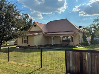 106 S Houston Street, Millsap TX 76066