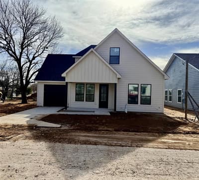 203 W Cherry Street, Nocona TX 76255