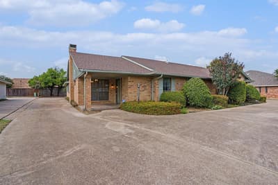 5118 Ledgestone Drive, Fort Worth TX 76132 - Photo 2