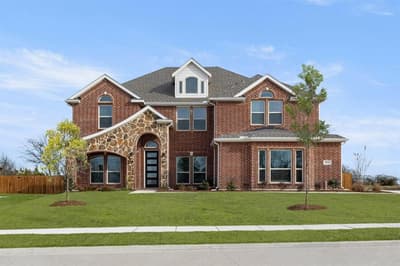 804 S Hidden Lakes Drive, DeSoto TX 75115