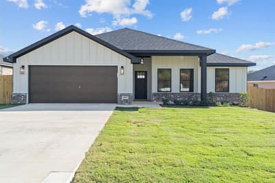 16517 Crossing Circle, Lindale TX 75771