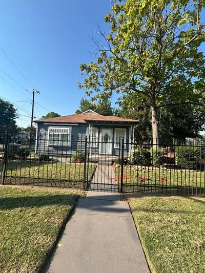 3801 E Berry Street, Fort Worth TX 76105