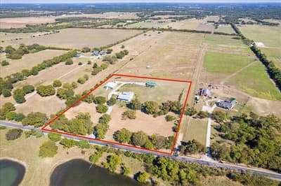 3050 Wolf Front Road, Van Alstyne TX 75495