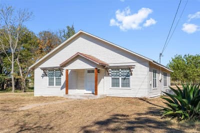 505 E Walcott Avenue, Comanche TX 76442