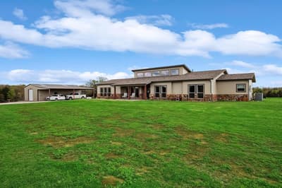 812 Mckenzie Road, Tioga TX 76271 - Photo 2