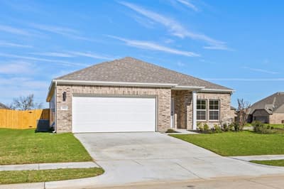 1001 Park Oak Lane, Crowley TX 76036 - Photo 2