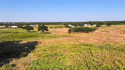 381 W Mccool Road, Nocona TX 76255 - Photo 2