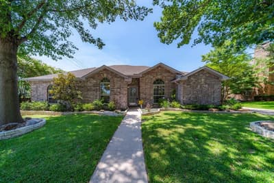 8518 Bridgewater Drive, Rowlett TX 75088