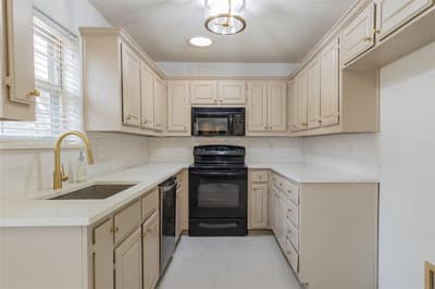 8518 Bridgewater Drive, Rowlett TX 75088 - Photo 4