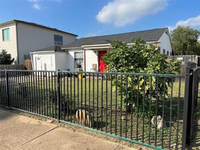 4423 Hopkins Avenue, Dallas TX 75209 - Photo 3