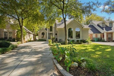 5968 Riverbend Place, Fort Worth TX 76112 - Photo 2