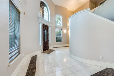 1805 Old Oak Drive, Arlington TX 76012 - Photo 3