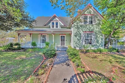 515 Hackberry Street, Clifton TX 76634