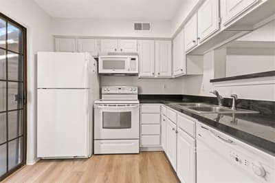 5757 E University Boulevard # 26D, Dallas TX 75206 - Photo 4