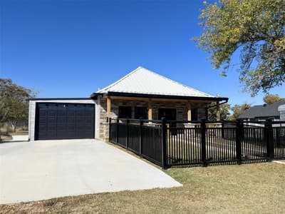 724 Franklin, Bellevue TX 76228 - Photo 3