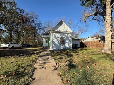 411 W Hester Street, Sherman TX 75090 - Photo 3