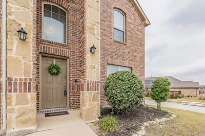9041 Bronze Meadow Drive, Fort Worth TX 76131 - Photo 3