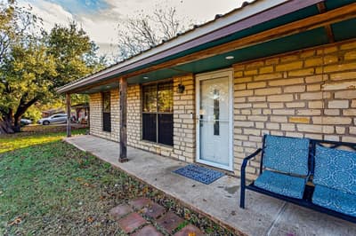 1429 W Torrey Street, Granbury TX 76048 - Photo 2