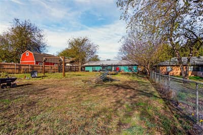 1429 W Torrey Street, Granbury TX 76048 - Photo 4