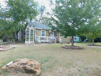 3601 Ryan Avenue, Fort Worth TX 76110 - Photo 2