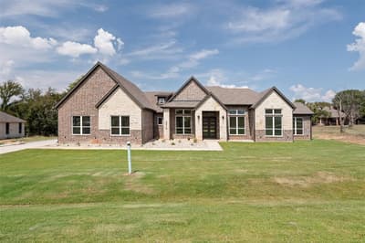 2416 Candlestick Drive, Granbury TX 76049