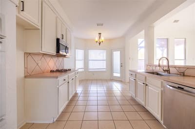 7914 Albany Drive, Rowlett TX 75089 - Photo 5