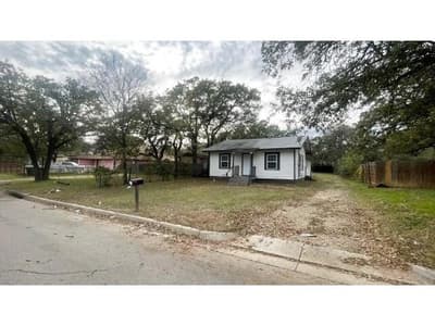 4518 Erath Street, Fort Worth TX 76119 - Photo 3