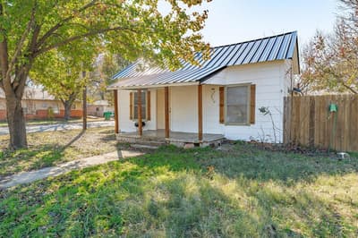 1000 N Clinton Street N, Stephenville TX 76401 - Photo 2