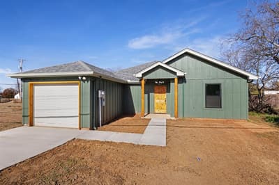 303 E Bois D Arc, Nocona TX 76255