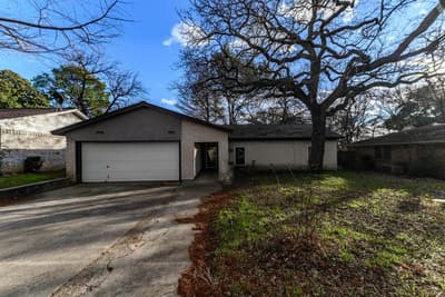 2108 Warwick Drive, Arlington TX 76015 - Photo 3