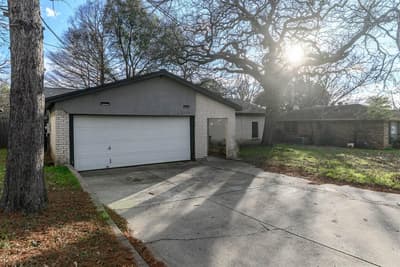 2108 Warwick Drive, Arlington TX 76015 - Photo 4