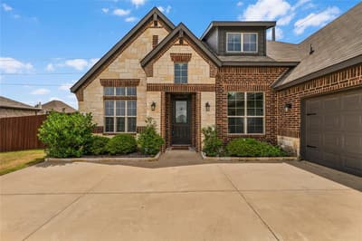 1441 Grassy Meadows Drive, Burleson TX 76058