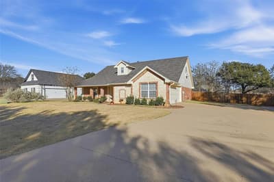 3207 Crossbridge Circle, Granbury TX 76049