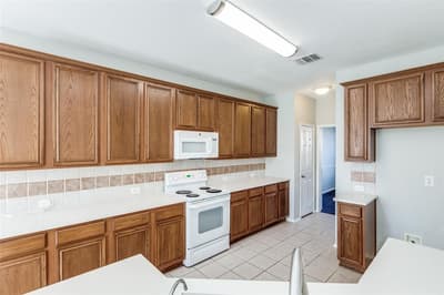 1018 Spanish Moss Drive, Garland TX 75040 - Photo 5