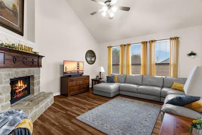 221 Villanova Drive, Van Alstyne TX 75495 - Photo 5