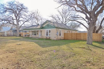 517 W Lamar Street, Alvord TX 76225