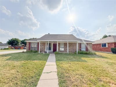 1602 Autumn Breeze Lane, Lewisville TX 75077 - Photo 2