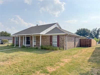 1602 Autumn Breeze Lane, Lewisville TX 75077 - Photo 3
