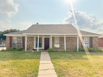 1602 Autumn Breeze Lane, Lewisville TX 75077