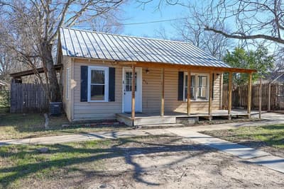 955 N Stephen Avenue, Stephenville TX 76401 - Photo 2