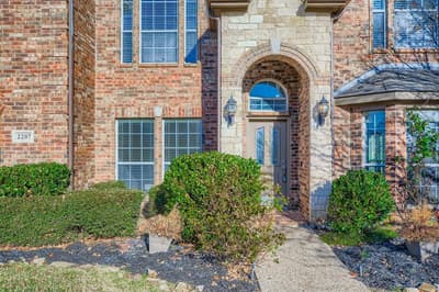 2207 Creekedge Court, Corinth TX 76210 - Photo 3