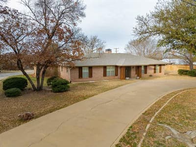 1506 W Elliott Street, Breckenridge TX 76424