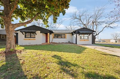 108 Hilltop Drive, Grandview TX 76050
