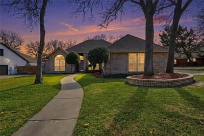 1312 Crows Nest Court, Azle TX 76020
