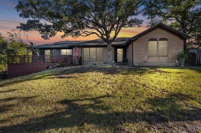 837 White Oak Drive, Woodway TX 76712